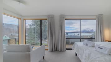 3 bedrooms, desk, iron/ironing board, WiFi