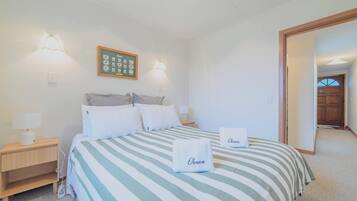 3 bedrooms, desk, iron/ironing board, WiFi