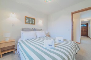 3 bedrooms, desk, iron/ironing board, WiFi