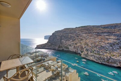 Stylish Apartment - Breathtaking Views in Xlendi