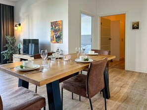 Apartment | Dining