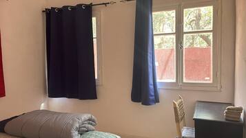 1 bedroom, free WiFi, bed sheets