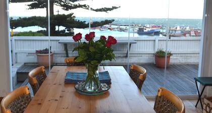 Octopus House, beautiful 2-bedroom home with a view of the ocean in Cape Town