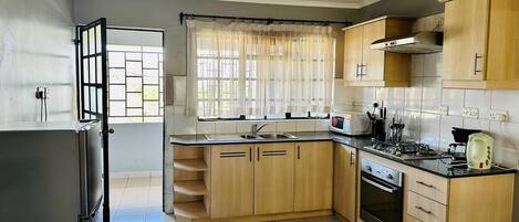 Microones, forn i placa de cuina