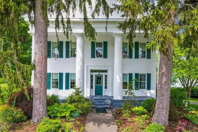 The Pillars | Historic Estate | Opulent Design | Sprawling Lawns