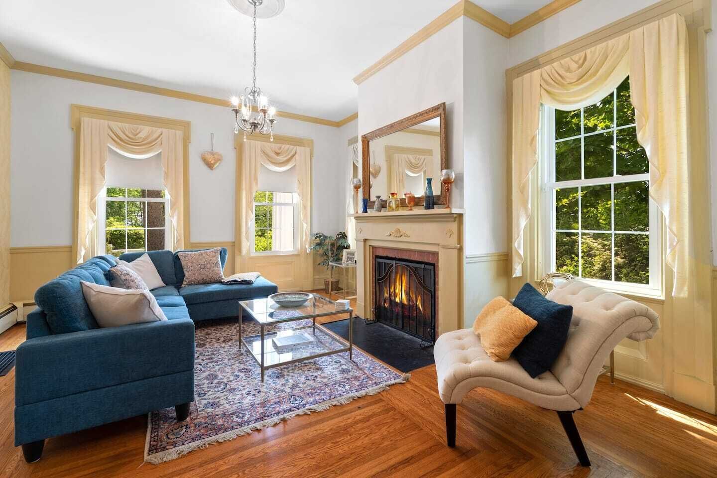 Smart TV, offices, computer monitors