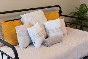 5 dormitorios, tabla de planchar con plancha, wifi gratis y ropa de cama