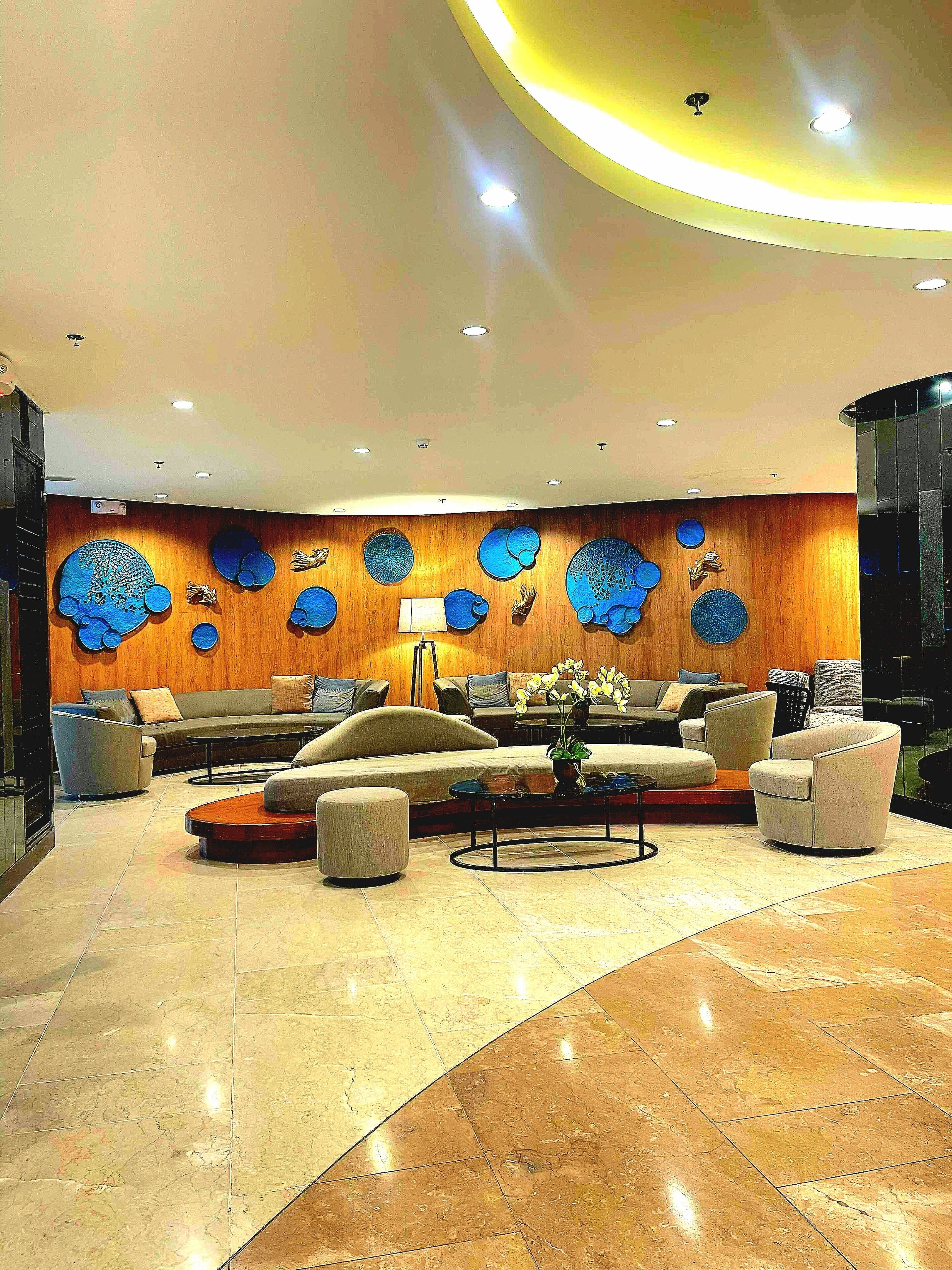 Coin salon dans le hall