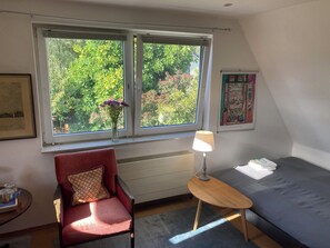 2 makuuhuonetta, silitysrauta/-lauta, internet, vuodevaatteet