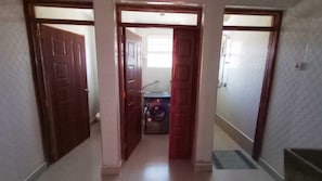 Family Apartment, City View | Bathroom