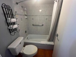 Hårtørrer, håndklæder