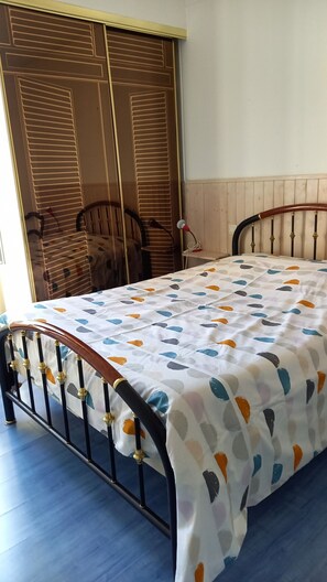 3 chambres, fer et planche Ă repasser, Wi-Fi, draps fournis