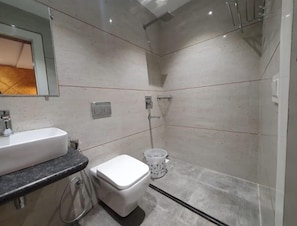 Shower, towels, soap, shampoo