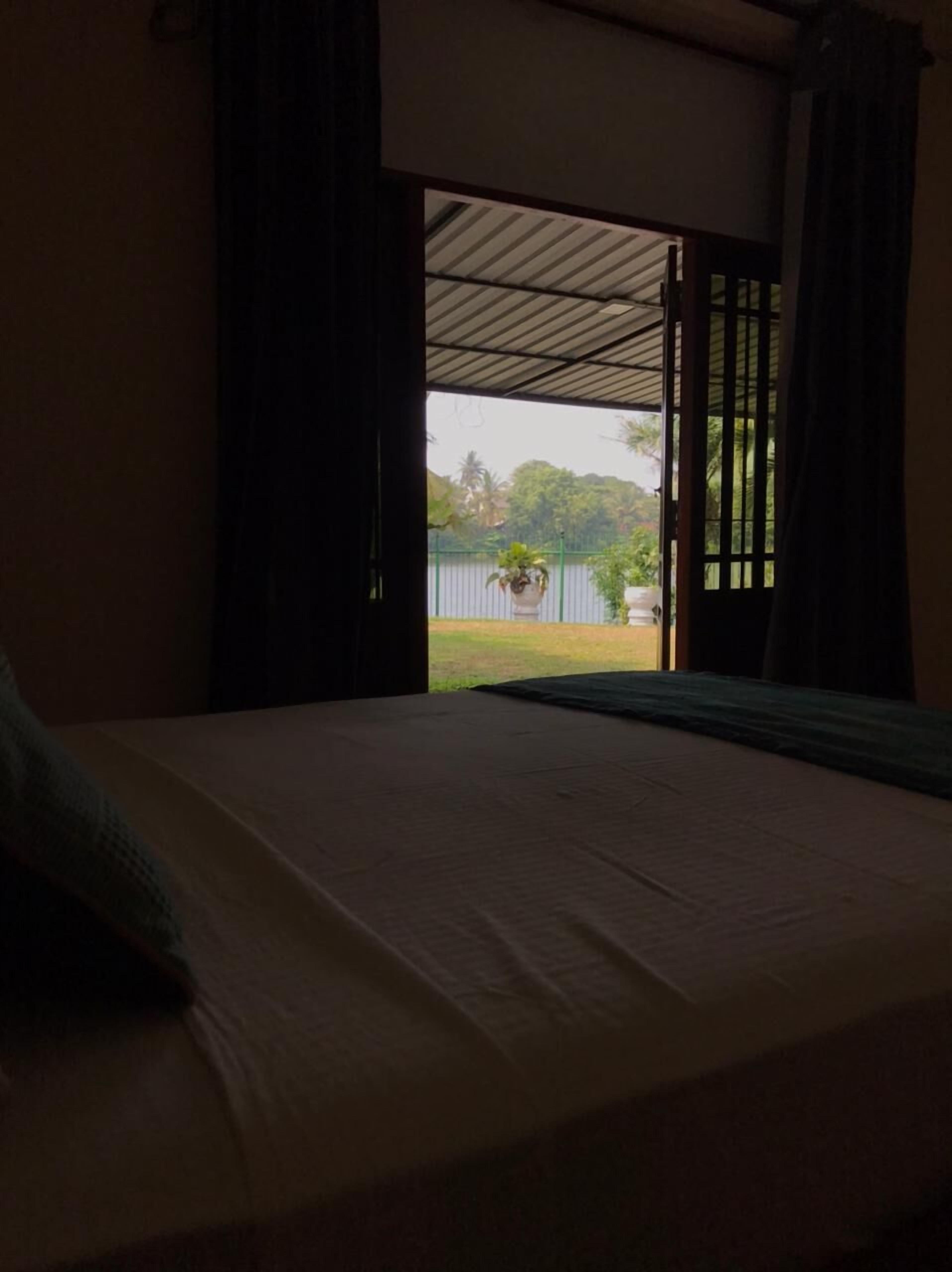 经典双人房, 湖景 | 办公桌、免费 WiFi