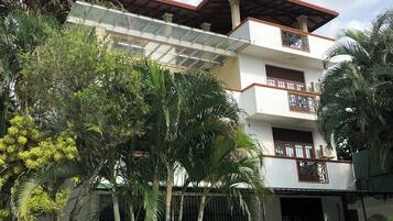 Fachada da propriedade