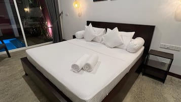 Romantic Suite, Pool View | Free WiFi