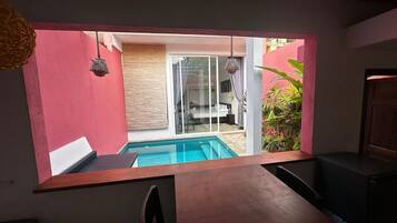Suite Bulan Madu, pemandangan kolam renang | Dapur pribadi