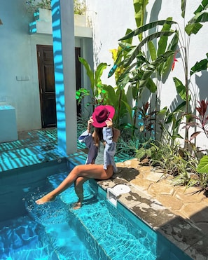 Romanttinen sviitti, näköala uima-altaalle | Ilmainen Wi-Fi