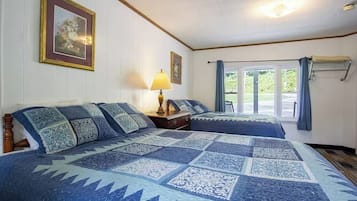 Iron/ironing board, free WiFi, bed sheets