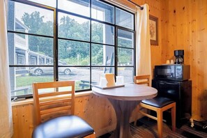 Dining - Room w/ Coffee Maker Near Great Smoky Mountain Railroad – Only 5 Miles Away (Bryson City)