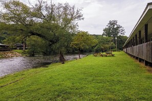 Property grounds - Room w/ Coffee Maker Near Great Smoky Mountain Railroad – Only 5 Miles Away (Bryson City)
