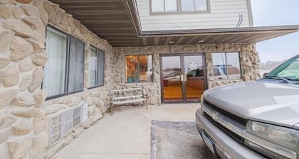 Free Parking + Pets Allowed in Room near Prairie Rose State Park