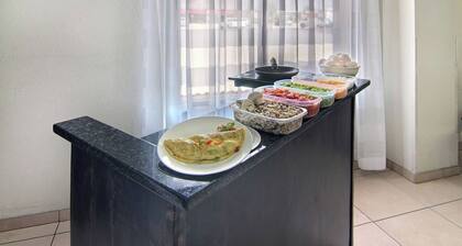 Family-Friendly Room Perfect for Road Trips Along Interstate 40 & Route 66