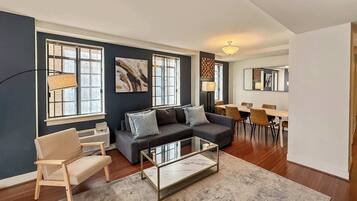 Téléviseur, bureau