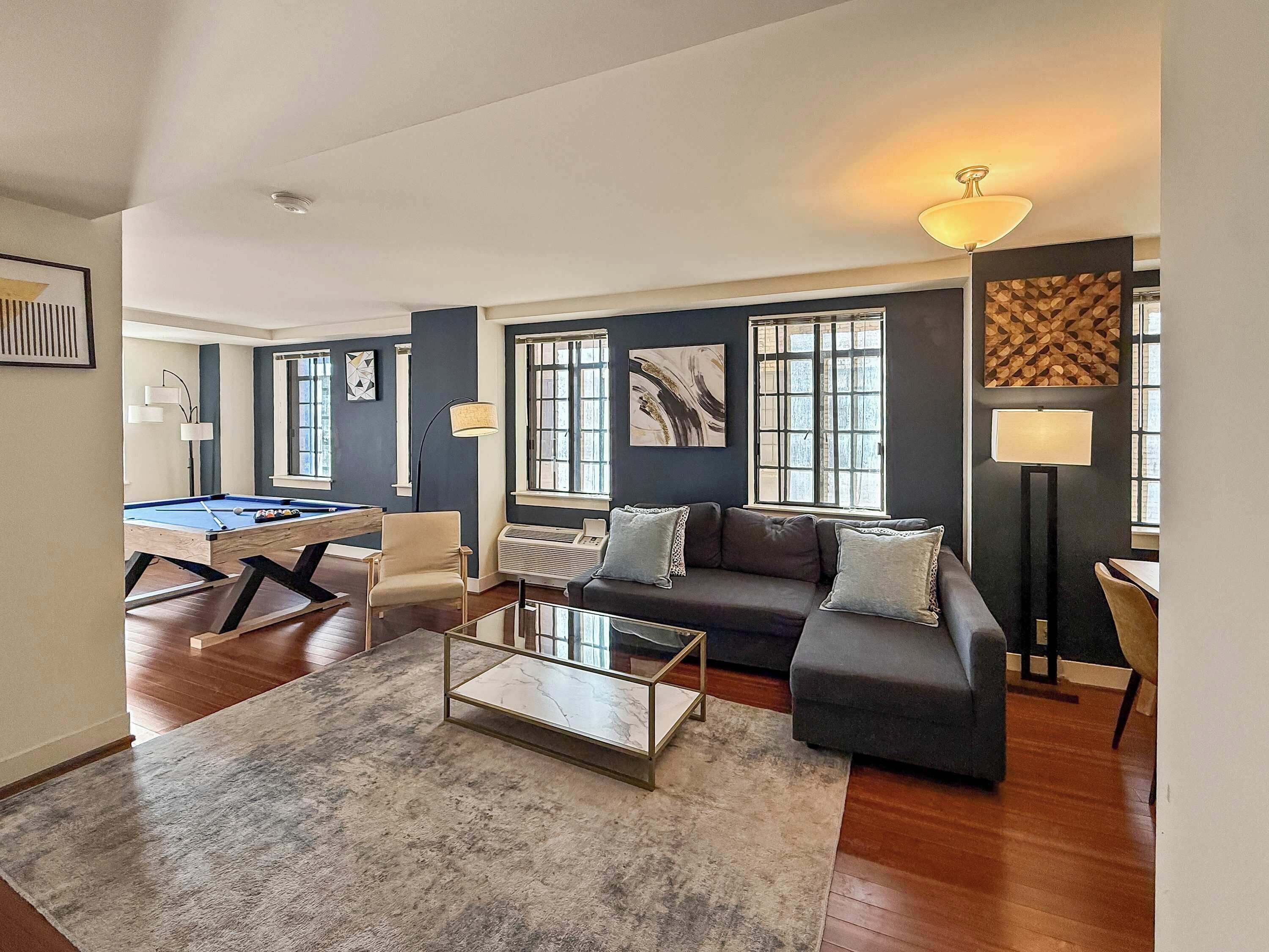 Téléviseur, bureau