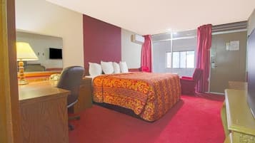 Tabla de planchar con plancha, wifi gratis y ropa de cama