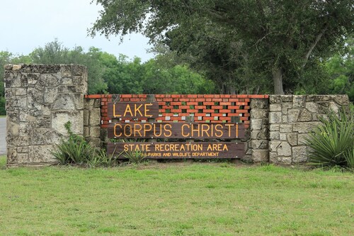 Relax Near Lake Corpus With Attractions & Free Guest Parking