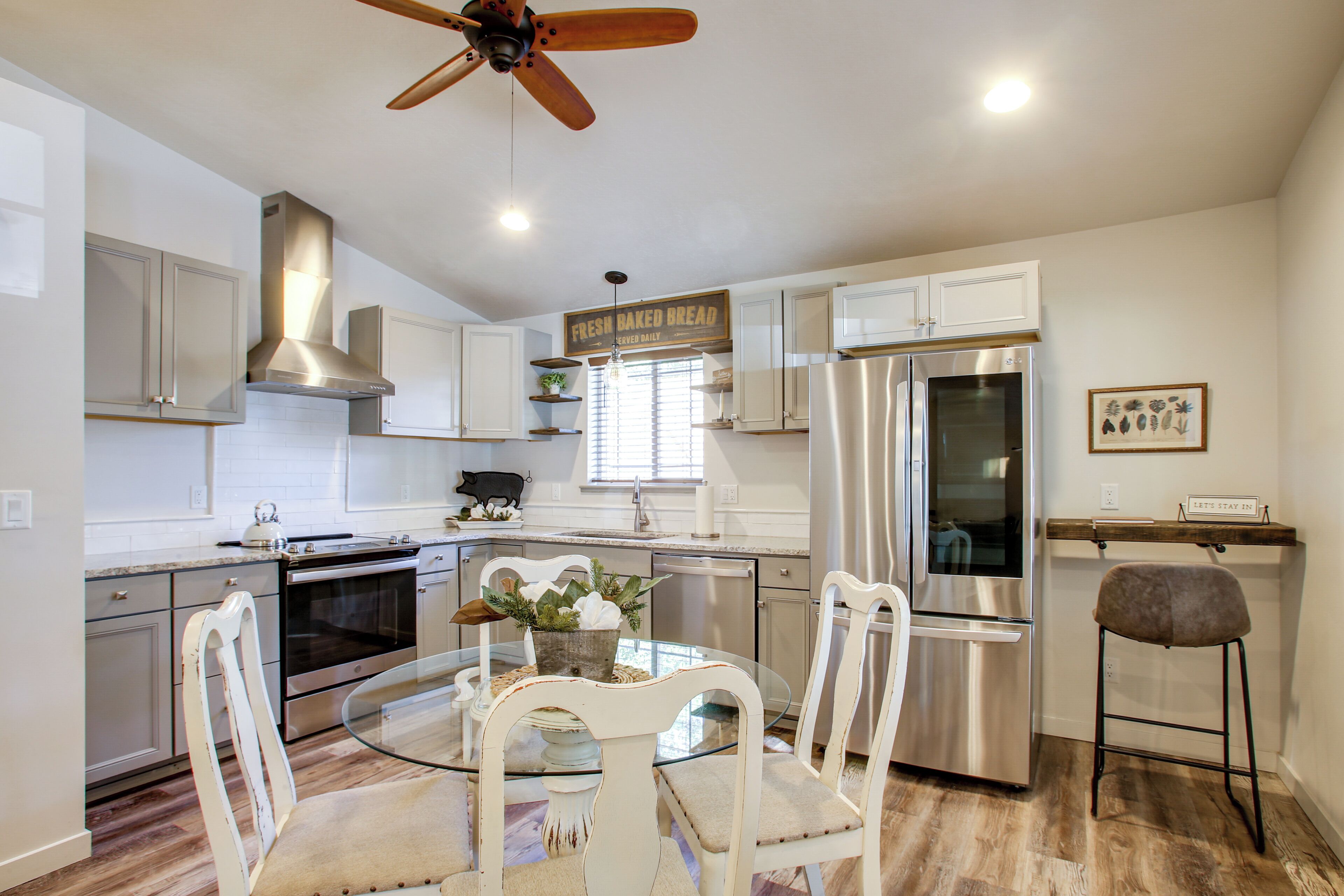 المنشأة من الداخل