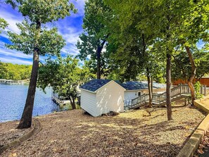 Property grounds - Near Paradise-3BD/2BA/Dock/Deck/Firepit/Kayaks-7PP (Sunrise Beach)