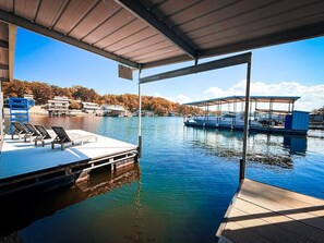 Marina - Near Paradise-3BD/2BA/Dock/Deck/Firepit/Kayaks-7PP (Sunrise Beach)
