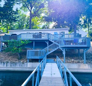 Exterior - Near Paradise-3BD/2BA/Dock/Deck/Firepit/Kayaks-7PP (Sunrise Beach)