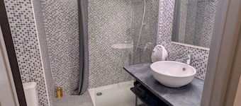 Charming T2 150 m spa capacity 4 people  