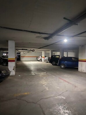 المنطقة المحيطة بالمنشأة