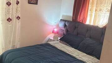 1 chambre, fer et planche à repasser, accès Internet