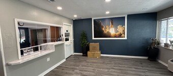 Enjoy Kitchenette Room Near Kennedy Center, Parking Available