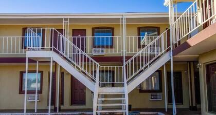 Pet Friendly Room W/ Parking Near Seiling Airport & Outdoor Parks