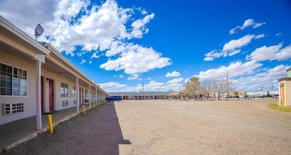 Explore Pet Friendly Room Close To Lordsburg Attractions
