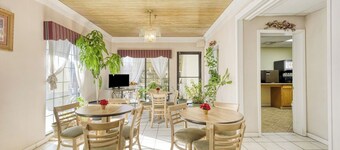 Budget Room Near Zaxby’s, Gas Station, and Grenada Dining Essentials