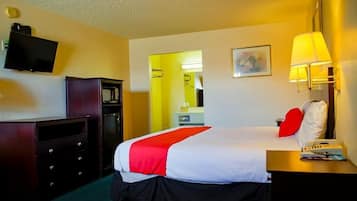 Iron/ironing board, free WiFi, bed sheets