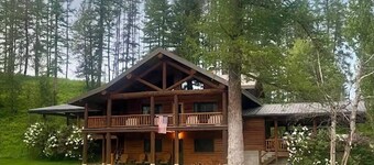 Fantastic log home 10 minutes from the west entrance of Glacier National Park