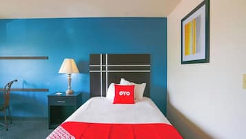 Iron/ironing board, free WiFi, bed sheets