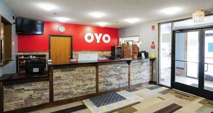 Explore Redwood Falls from Budget King Room w/ Casino & Dining Nearby