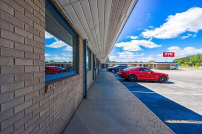 Escape to Boardman Park with Pet Access and Parking Included