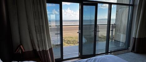 Fer et planche Ă  repasser, Wi-Fi, draps fournis