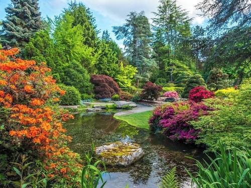 Comfortable Space for Travelers Exploring Pike Place Market & More