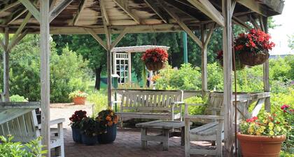 Private Stay w/ Flat-Screen TV + Breakfast – Steps From Staples Station